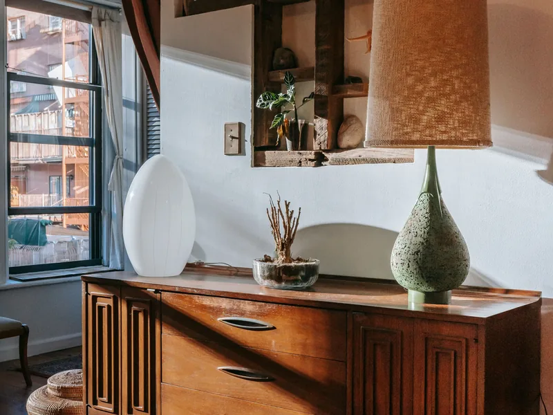 Sideboard und Wohnzimmereinrichtung vor einer Haushaltsauflösung