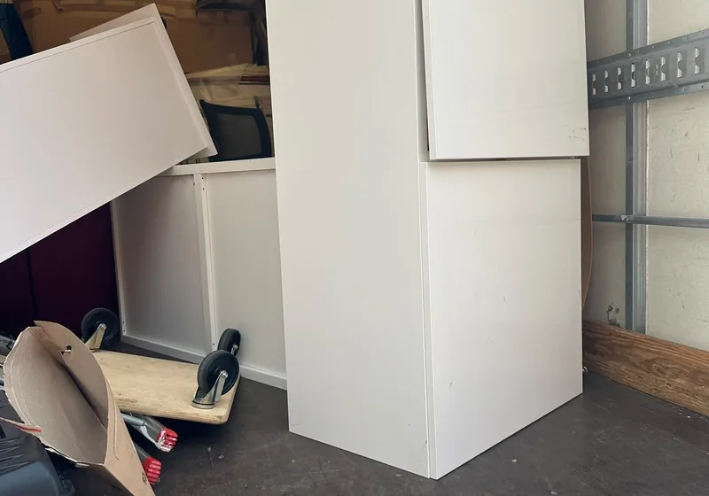 Großgerät im Transporter verladen und gesichert